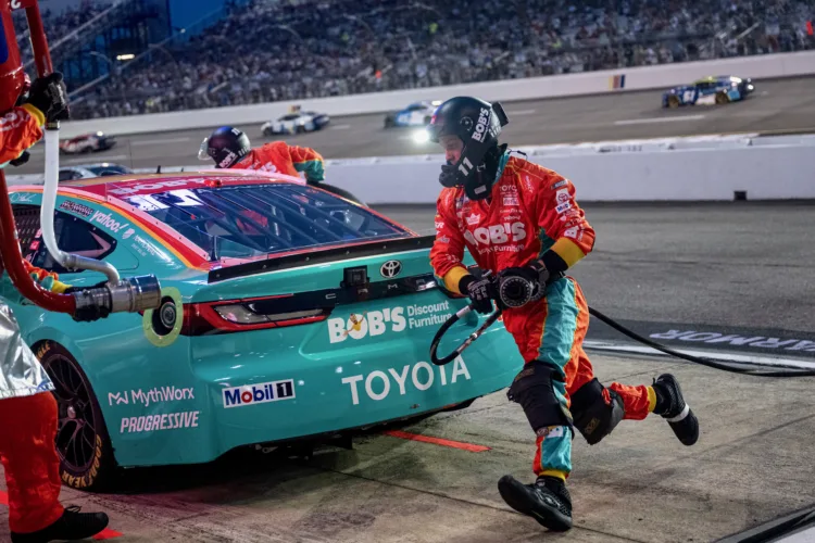 NASCAR drivers in favor of return to Chase format
